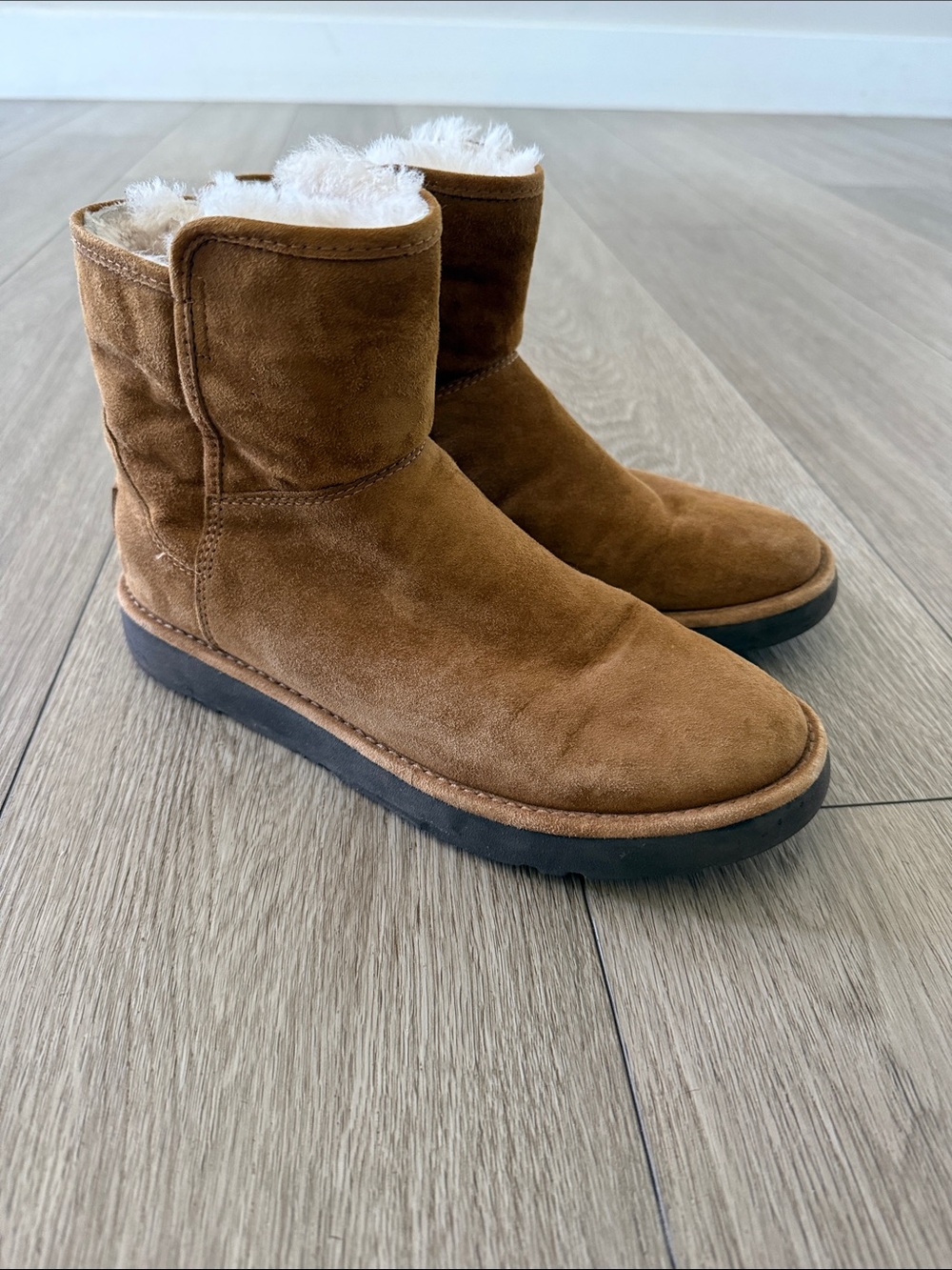 Ugg classic mini Abree Bruno chestnut boots size US 7 - Picture 2 of 11